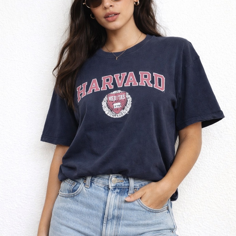 𝅺Vintage Navy Harvard Tee Shirt